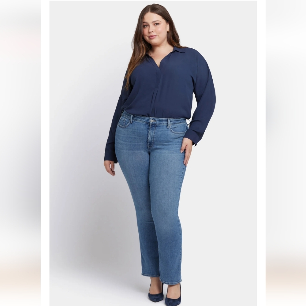 NYDJ | Marilyn Straight Jeans in Heyburn Wash